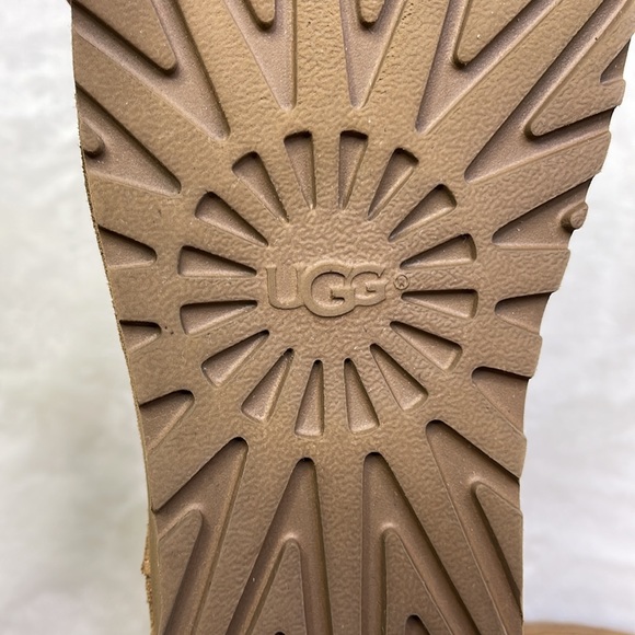 UGG Australia Woman’s US 9 Unlined Classic Mini Perf Suede Boots - Picture 10 of 11